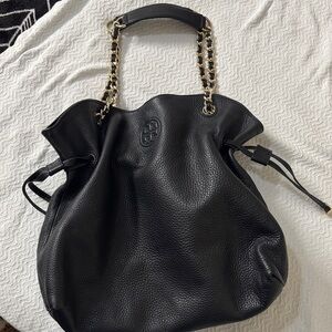 Tory Burch Elegant Black Leather Chain Strap Bag
